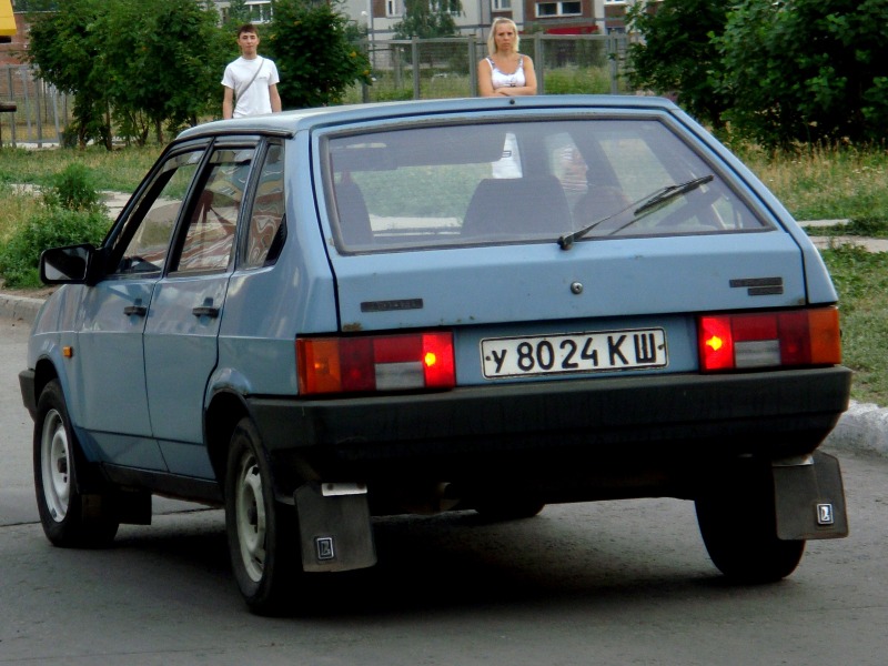 Самой 9. 2109 На советских номерах. ВАЗ 21099 автономер СССР. Восьмерка с советскими номерами. Рено с советскими номерами.