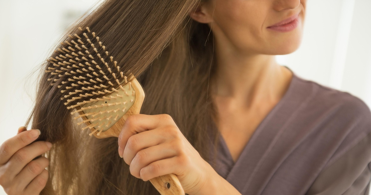 Как расчесать волосы при мелировании