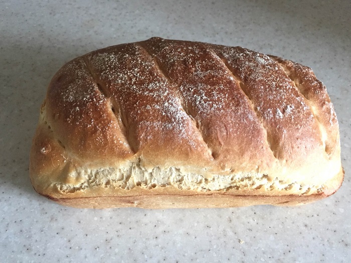 Пышный хлеб в духовке. Хлеб дрожжевой в духовке. Хлеб на живых дрожжах. Хлеб на дрожжах в духовке. Пышный хлеб.