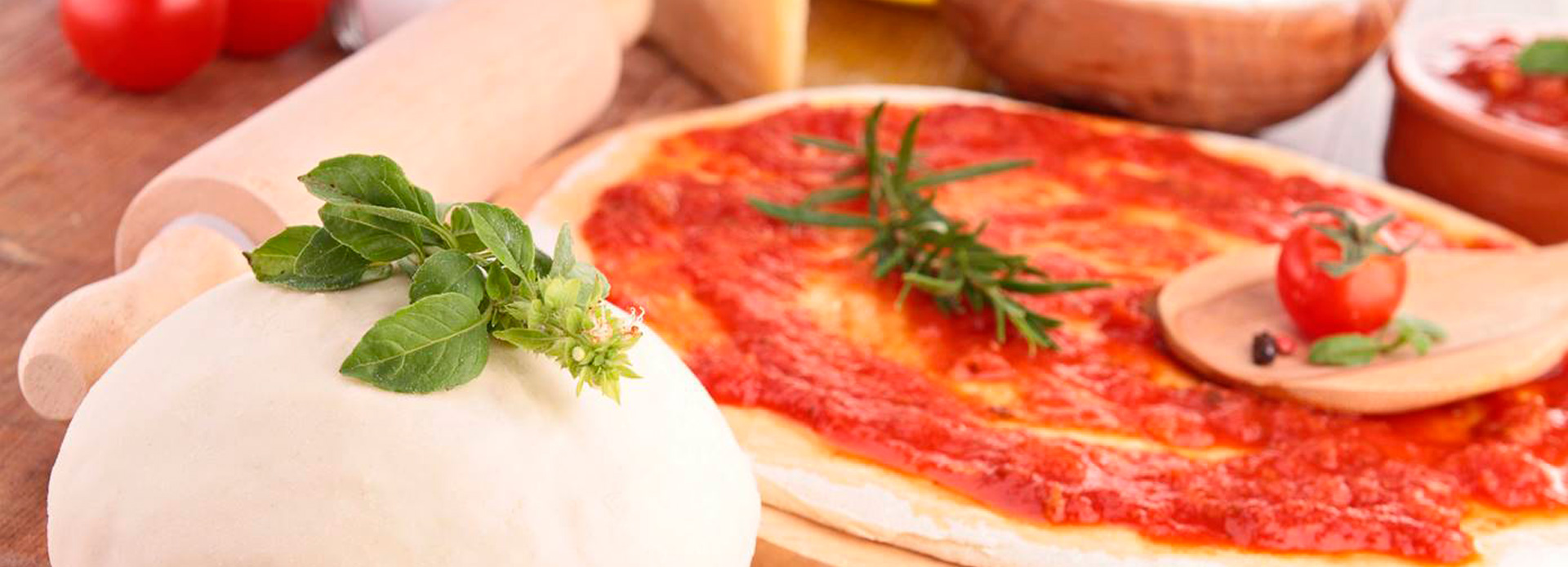 Рецепт теста для пиццы классический итальянский. Тесто для пиццы. Тесто да пиццы. Тонкое тесто для пиццы. Итальянское тесто для пиццы.